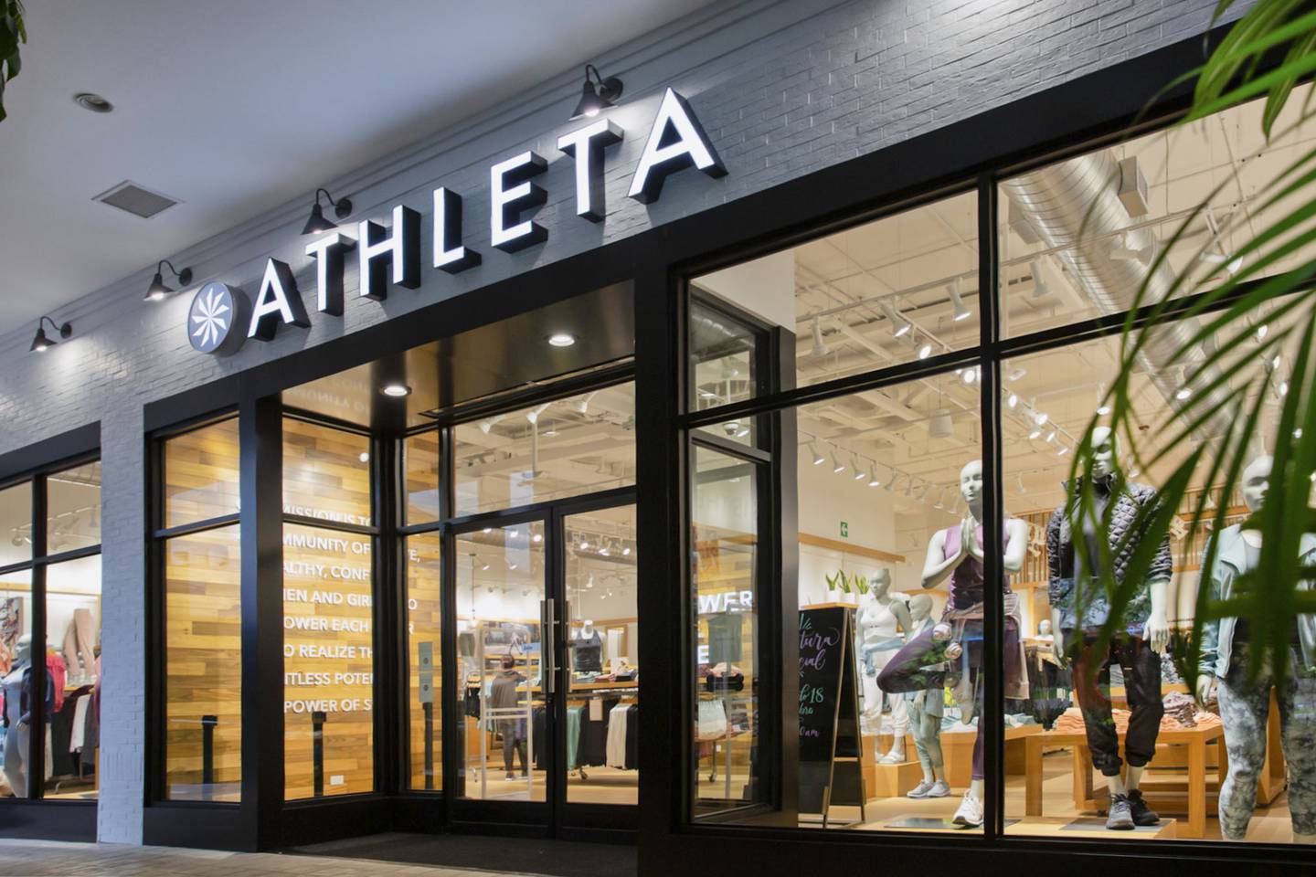 Encarnar encanto A merced de La marca Athleta anuncia la apertura de su primera tienda en Costa Rica |  El Financiero