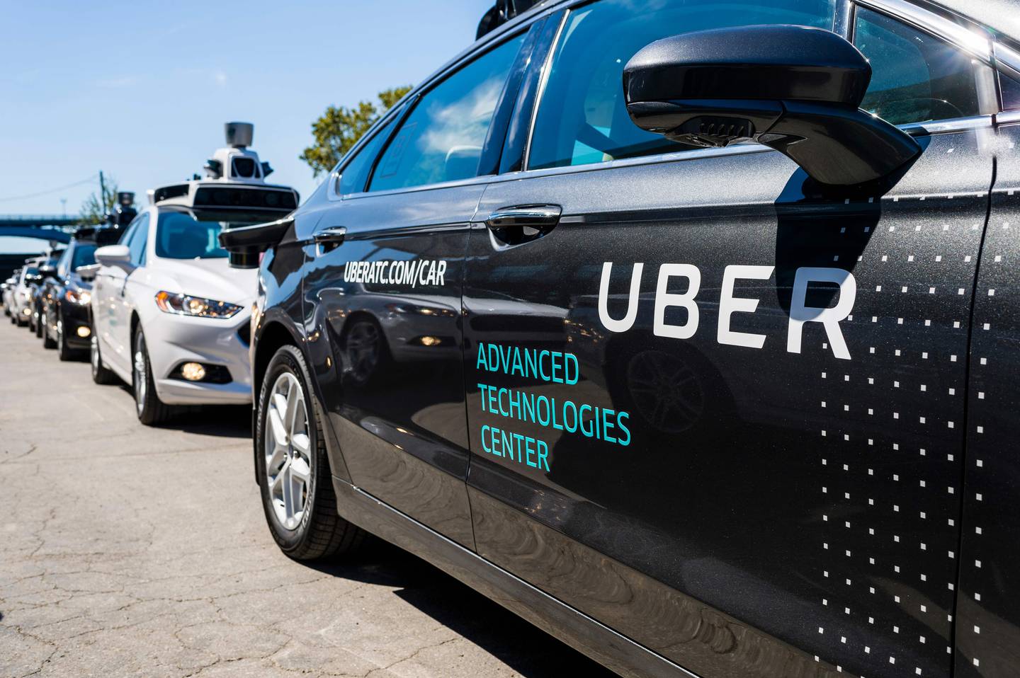 Uber suspende su programa de vehículos autónomos, tras accidente mortal |  El Financiero